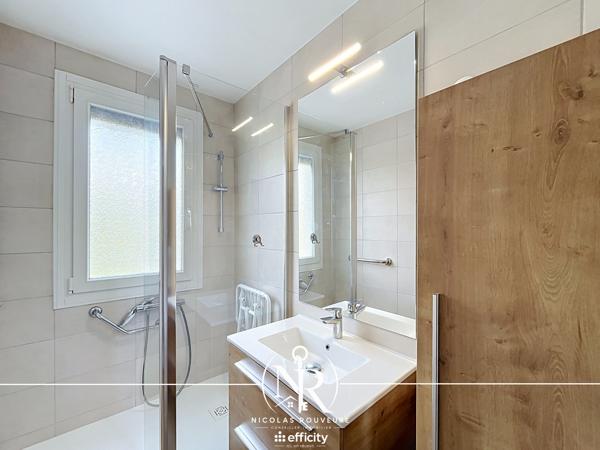 Appartement
         4 pièces
        - 79 m² Exclusivité 170 000 € *