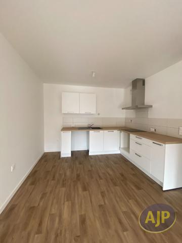 Appartement à louer Clisson : 4 pièces, 84m² avec 3 chambre(s) à 1 030€ - AJP Immobilier Clisson