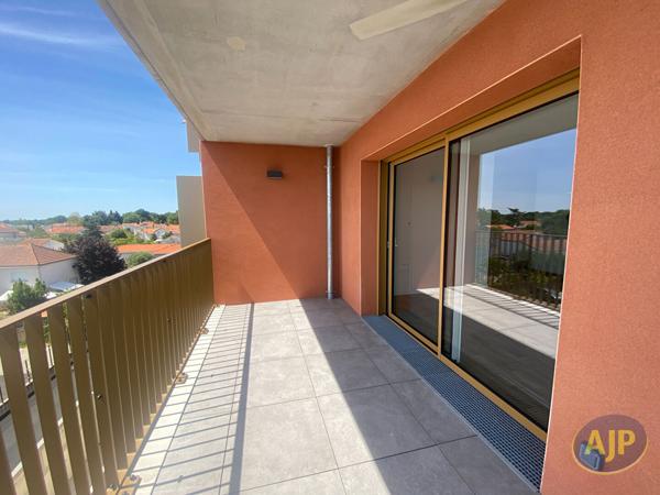 Appartement à louer Clisson : 4 pièces, 84m² avec 3 chambre(s) à 1 030€ - AJP Immobilier Clisson