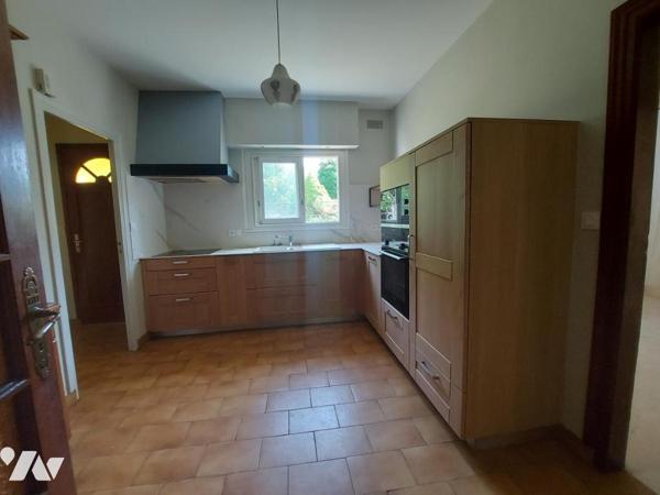 MAISON 194M2 SUR UNE PARCELLE DE 1474M² 