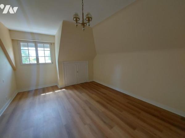 MAISON 194M2 SUR UNE PARCELLE DE 1474M² 