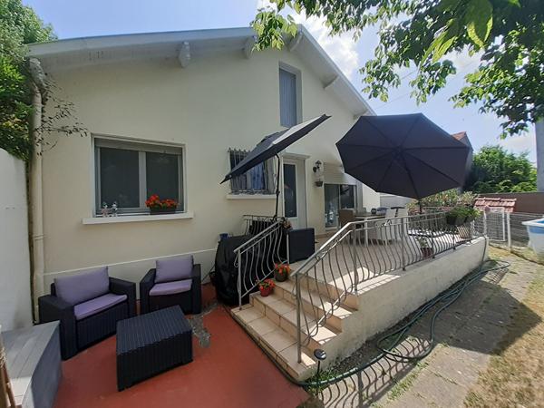 Maison de plain-pied avec dépendance et piscine de 140 m² - Quartier recherché à Mont-de-Marsan