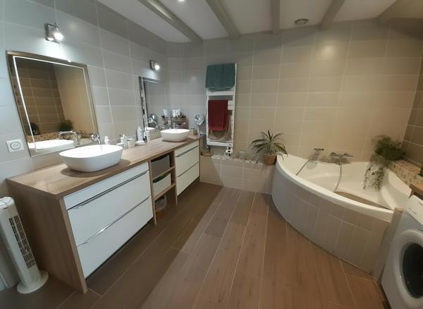 Maison de plain-pied avec dépendance et piscine de 140 m² - Quartier recherché à Mont-de-Marsan