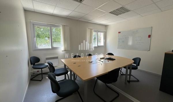 A LOUER : BUREAUX D'ENVIRON 124 M² AVEC TROIS STATIONNEMENTS - GARE SUD