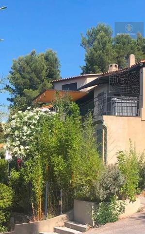 Vente                                                      Propriété
                        
                     15 pièces                      500 m2                     à Ollioules