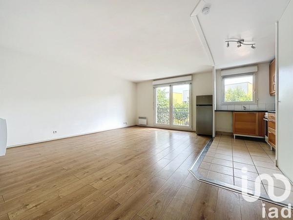 Appartement 2 pièces de 48 m² à Sainte-Geneviève-des-Bois (91700)