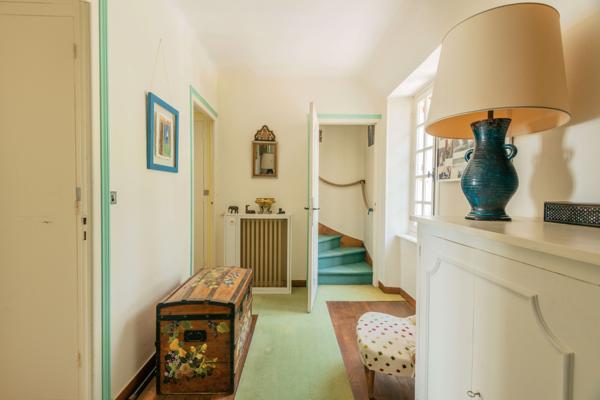 Propriété de prestige dominant la mer Côte de Granit Rose