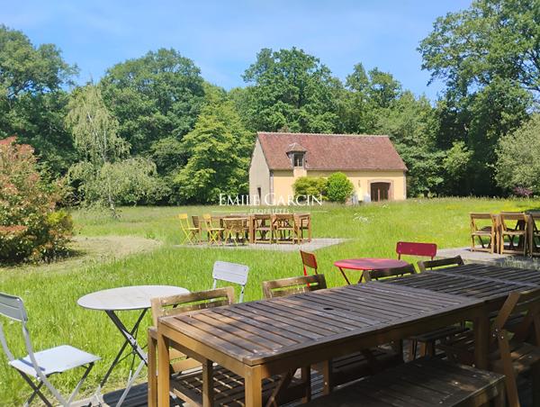 A VENDRE- Saint Sauveur en Puisaye - Bourgogne - 89-  Hameau 6 longères 17 ch-Idéal projet touristique- Hameau-18 ch avec piscine et spa sur parc de 7ha.