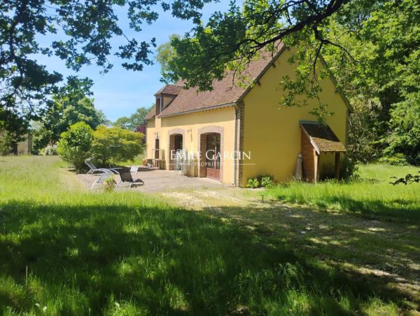 A VENDRE- Saint Sauveur en Puisaye - Bourgogne - 89-  Hameau 6 longères 17 ch-Idéal projet touristique- Hameau-18 ch avec piscine et spa sur parc de 7ha.