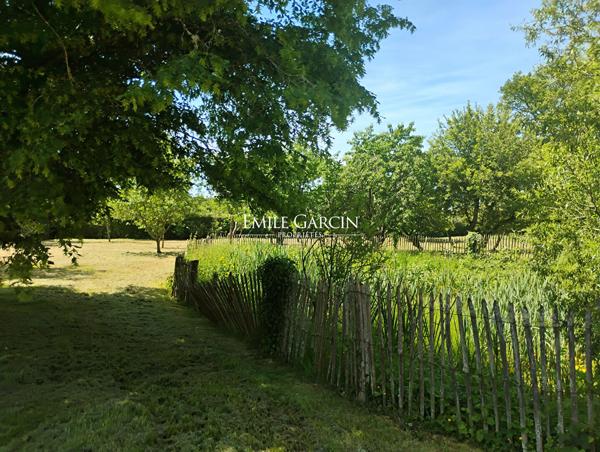 A VENDRE- Saint Sauveur en Puisaye - Bourgogne - 89-  Hameau 6 longères 17 ch-Idéal projet touristique- Hameau-18 ch avec piscine et spa sur parc de 7ha.