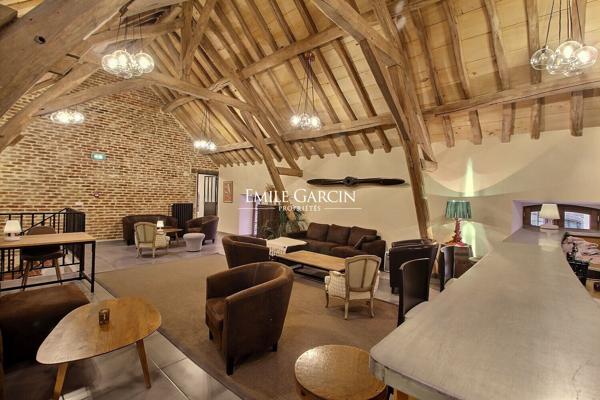 A VENDRE- Saint Sauveur en Puisaye - Bourgogne - 89-  Hameau 6 longères 17 ch-Idéal projet touristique- Hameau-18 ch avec piscine et spa sur parc de 7ha.