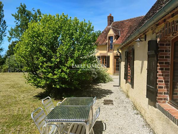 A VENDRE- Saint Sauveur en Puisaye - Bourgogne - 89-  Hameau 6 longères 17 ch-Idéal projet touristique- Hameau-18 ch avec piscine et spa sur parc de 7ha.