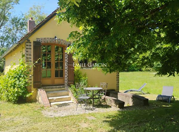 A VENDRE- Saint Sauveur en Puisaye - Bourgogne - 89-  Hameau 6 longères 17 ch-Idéal projet touristique- Hameau-18 ch avec piscine et spa sur parc de 7ha.
