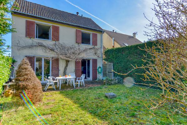 Maison à vendre - 3 chambres - LE MEE SUR SEINE