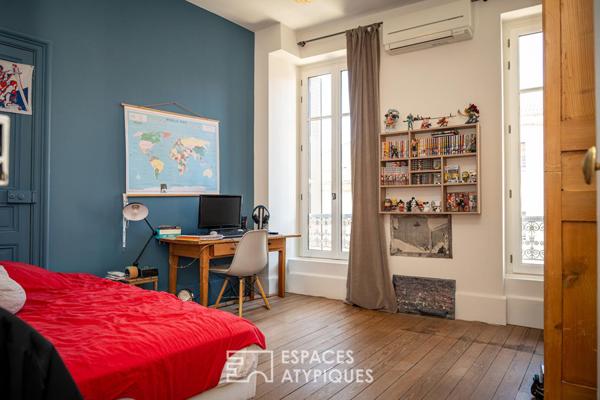 Maison bourgeoise avec piscine et jardin paysager en centre ville