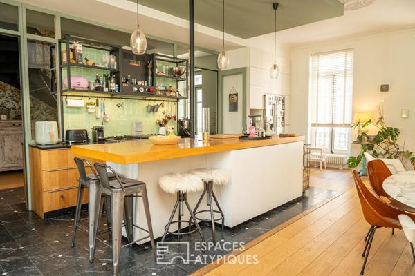 Maison bourgeoise avec piscine et jardin paysager en centre ville