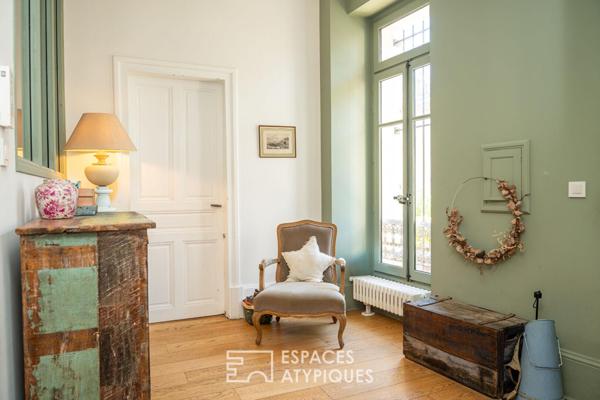 Maison bourgeoise avec piscine et jardin paysager en centre ville
