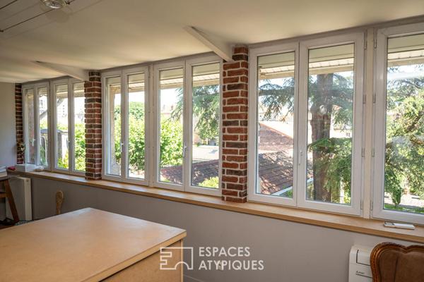 Maison bourgeoise avec piscine et jardin paysager en centre ville
