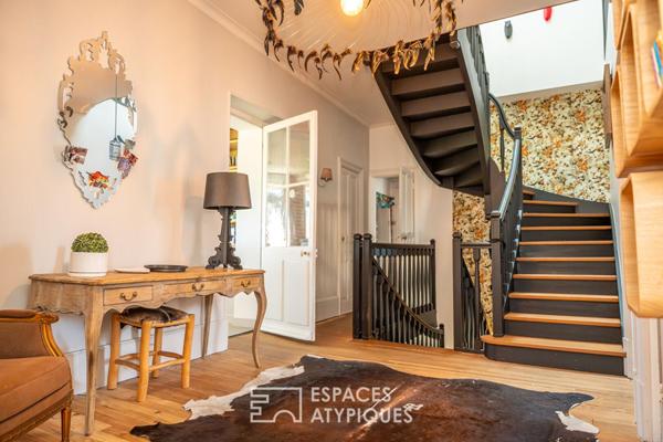 Maison bourgeoise avec piscine et jardin paysager en centre ville