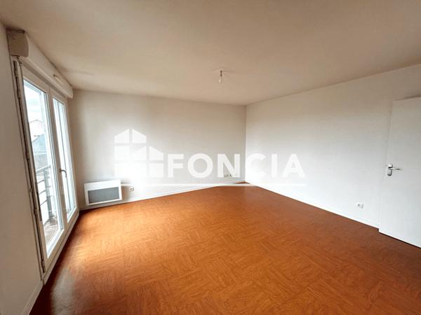 Location Studio 38.63 m² - 41 RUE DES MARTYRS Joue-les-tours 37300