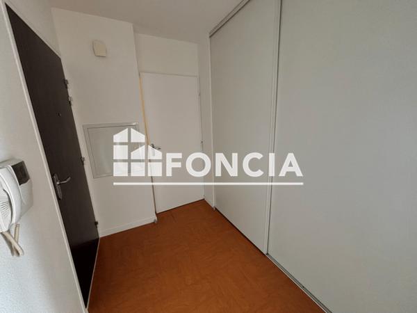 Location Studio 38.63 m² - 41 RUE DES MARTYRS Joue-les-tours 37300