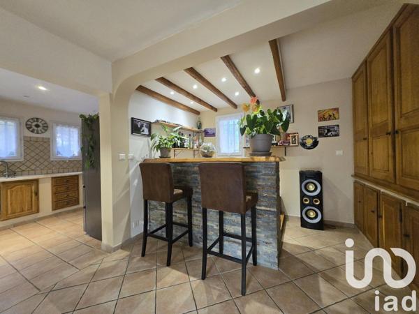 Maison traditionnelle 5 pièces de 250 m² à Peyrolles-en-Provence (13860)