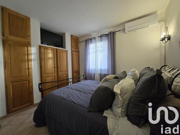 Maison traditionnelle 5 pièces de 250 m² à Peyrolles-en-Provence (13860)