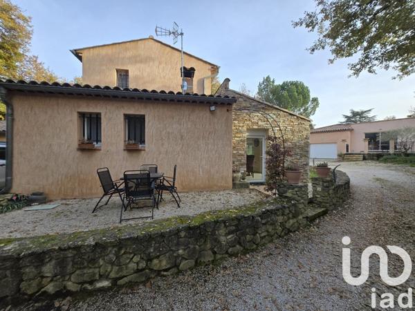 Maison traditionnelle 5 pièces de 250 m² à Peyrolles-en-Provence (13860)