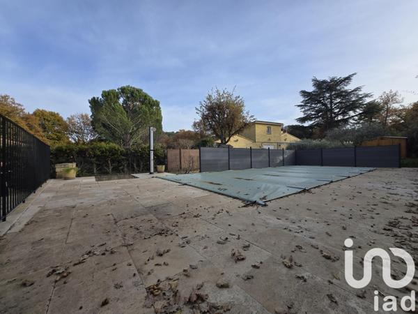 Maison traditionnelle 5 pièces de 250 m² à Peyrolles-en-Provence (13860)