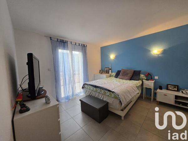 Maison traditionnelle 5 pièces de 250 m² à Peyrolles-en-Provence (13860)