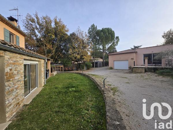 Maison traditionnelle 5 pièces de 250 m² à Peyrolles-en-Provence (13860)