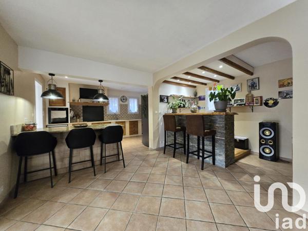 Maison traditionnelle 5 pièces de 250 m² à Peyrolles-en-Provence (13860)