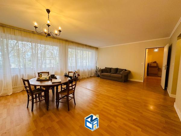 APPARTEMENT TYPE 5 AVEC 3 CHAMBRES, BUREAU ET PLACE DE PARKING