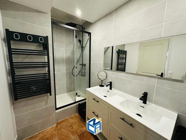 APPARTEMENT TYPE 5 AVEC 3 CHAMBRES, BUREAU ET PLACE DE PARKING