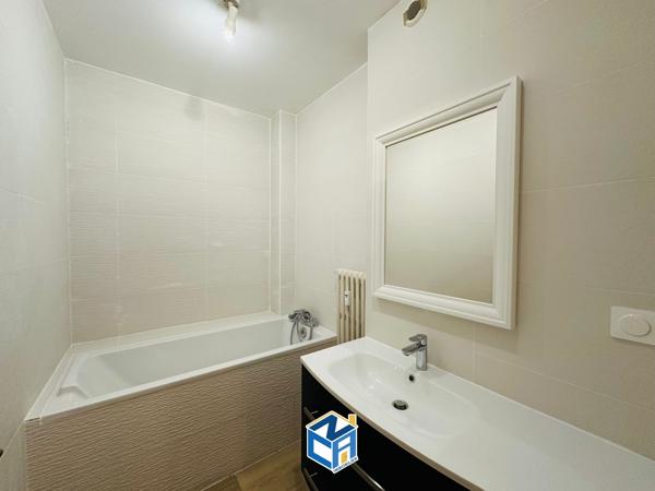 APPARTEMENT TYPE 5 AVEC 3 CHAMBRES, BUREAU ET PLACE DE PARKING