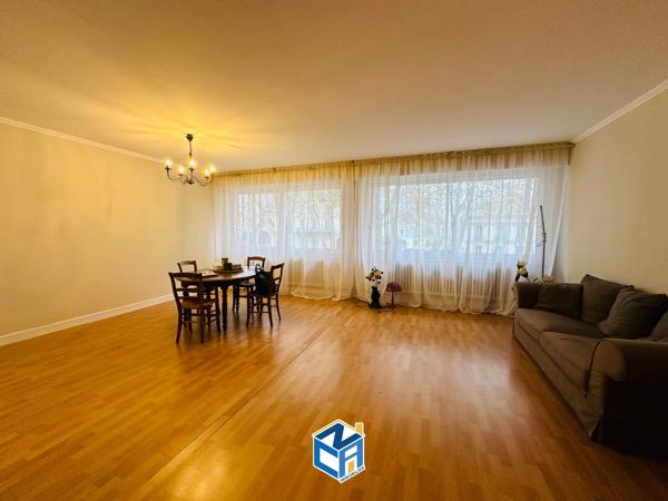 APPARTEMENT TYPE 5 AVEC 3 CHAMBRES, BUREAU ET PLACE DE PARKING