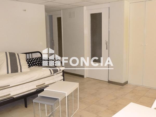 Location Studio meublé 25.85 m² - 20 CHEMIN DE BEL AIR Eybens 38320