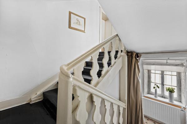 Gex (01170) Maison de ville - 5 chambres et local commercial