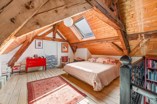 Gex (01170) Maison de ville - 5 chambres et local commercial