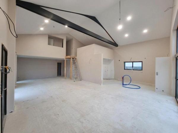 Propriété rénovée à neuf à personnaliser