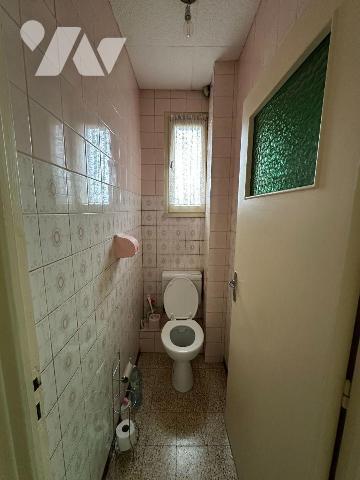 Située sur la commune de Fort-Mardyck, cette maison individuelle de 115 m², construite en 1971,...