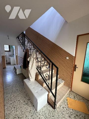 Située sur la commune de Fort-Mardyck, cette maison individuelle de 115 m², construite en 1971,...