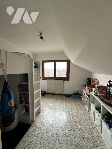 Située sur la commune de Fort-Mardyck, cette maison individuelle de 115 m², construite en 1971,...