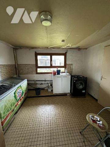 Située sur la commune de Fort-Mardyck, cette maison individuelle de 115 m², construite en 1971,...