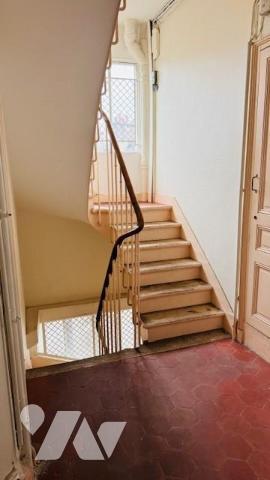 NEUILLY SUR SEINE - METRO SABLONS - STUDETTE (12.70 m²) + DEBARRAS