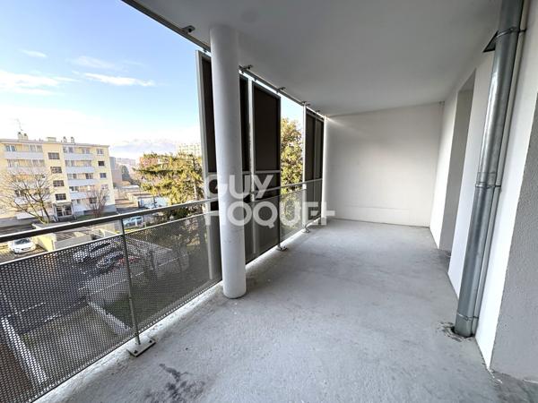 APPARTEMENT À LOUER DE 4 PIÈCES DE 76,40 M²