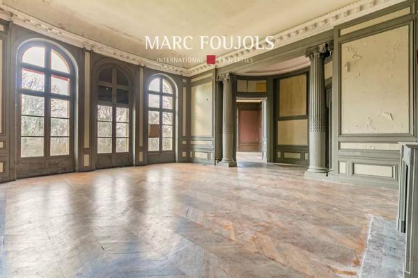 Château avec un Terrain de 8 hectares au Nord de Paris