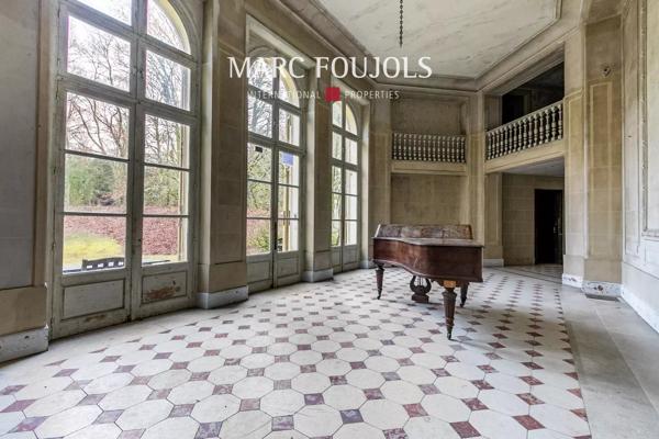 Château avec un Terrain de 8 hectares au Nord de Paris
