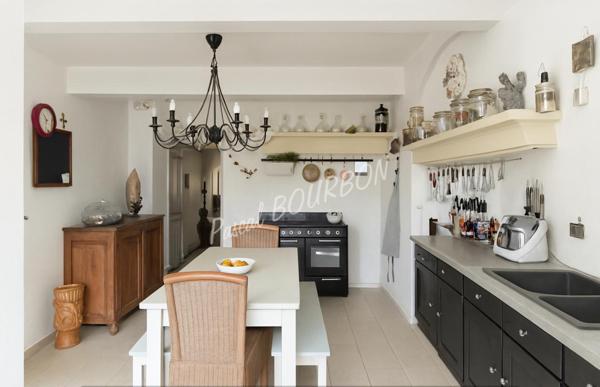 Maison de charme Limoux 8 pièces 228 m2 plus gite 38m²