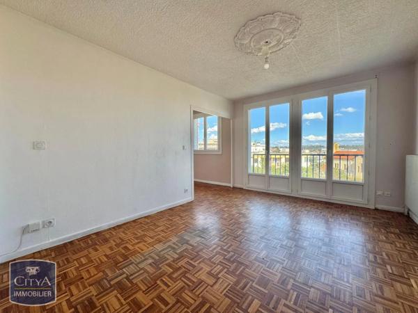 Appartement à louer 2 pièces 56.93m²